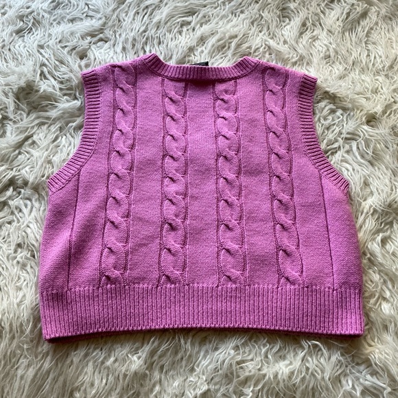 UO IETS FRANS Cable Knit Cropped‎ Sweater Vest In Pink - Picture 6 of 6